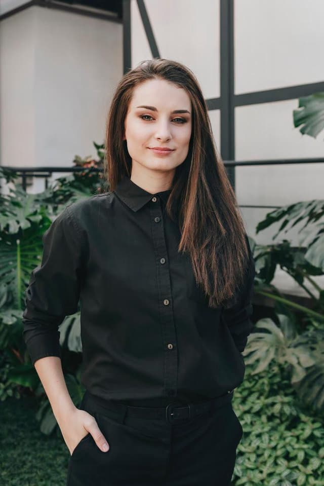 Anelise Estevam - Full Stack Developer